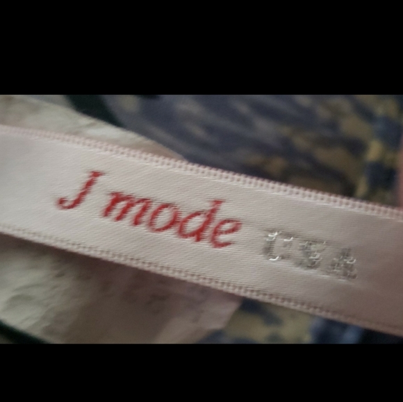 J mode Bell Sleeve Dress - Picture 8 of 9